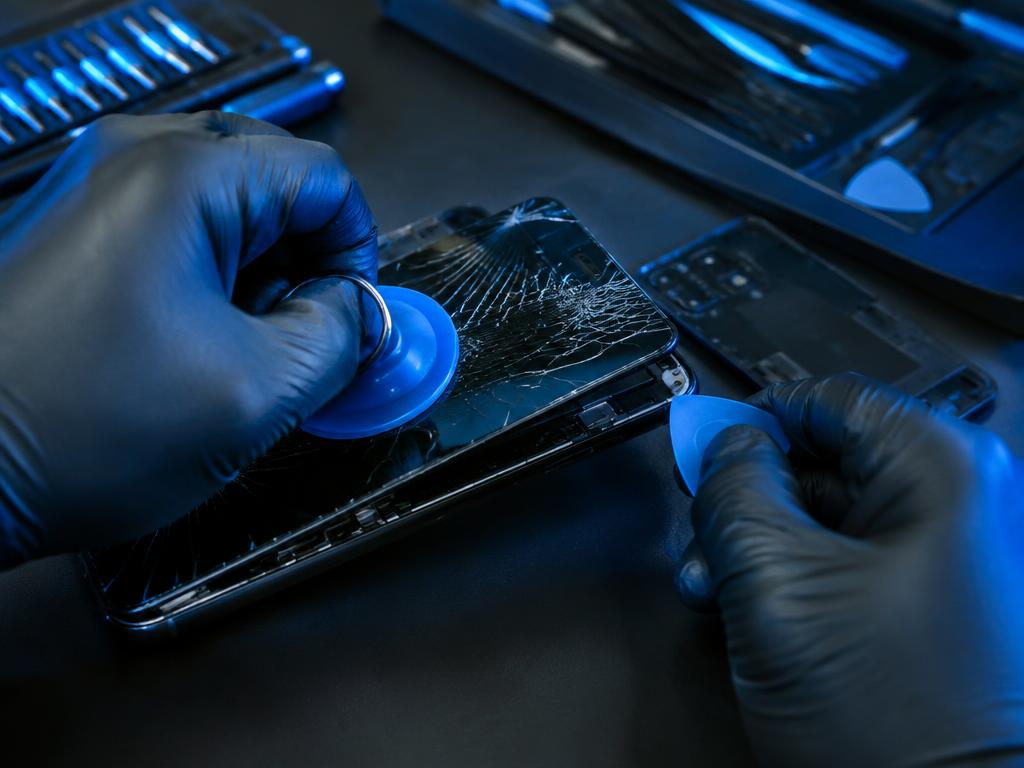 Cracked screen replacement